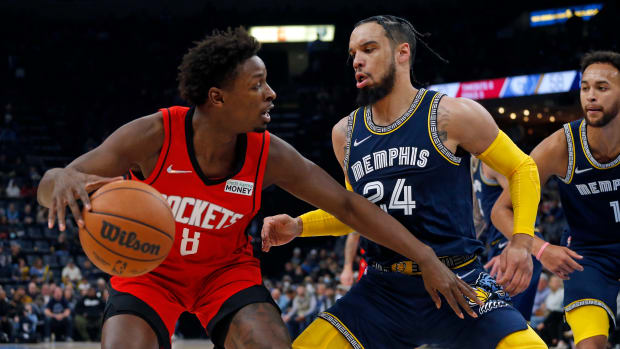 A strong defender, Brooks made life difficult for Jae'Sean Tate last season. 